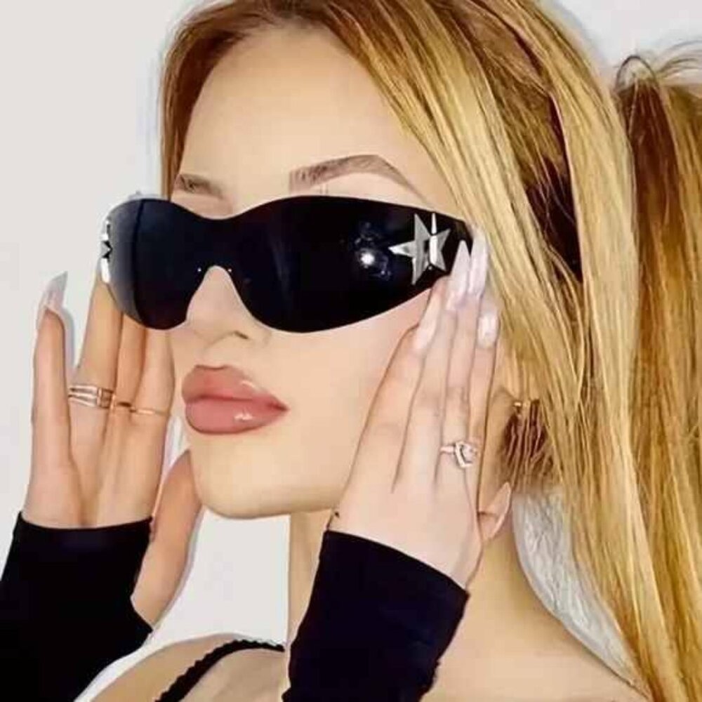 Trendy 2000s sunglasses ~ stylish design